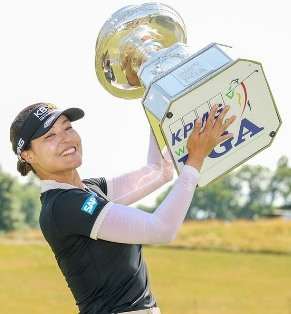 Brilliant Yang clinches LPGA Tour Championship